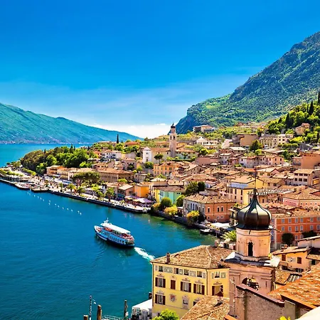 Schlosser Front & Private Pool