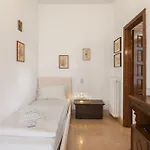 Schlosser Front & Private Pool