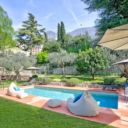 Villa Schlosser Front & Private Pool Malcesine