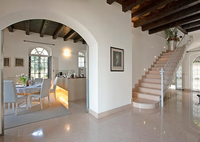Schlosser Front & Private Pool