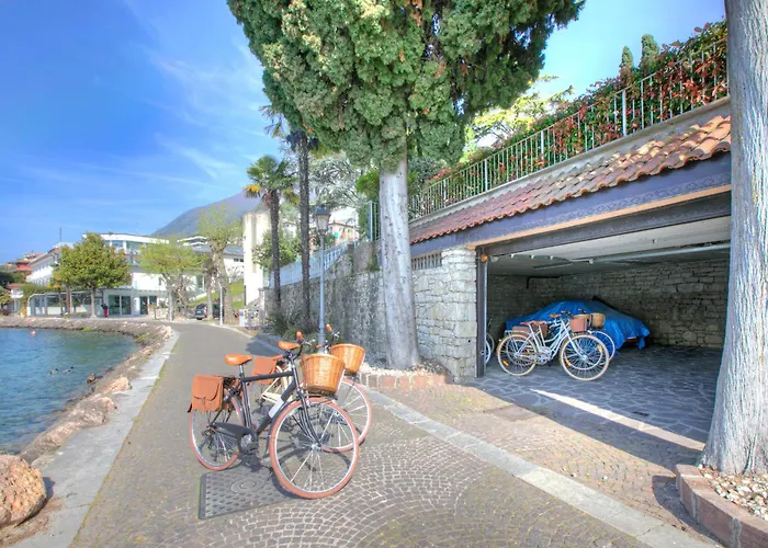 Schlosser Front & Private Pool Malcesine