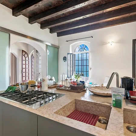 Schlosser Front&private Pool Malcesine