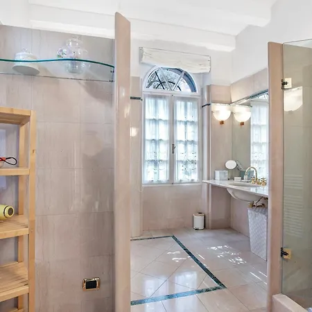 Schlosser Front&private Pool Villa Malcesine